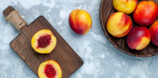 Copertina articolo "Frutta arancione: albicocche, pesche e meloni"